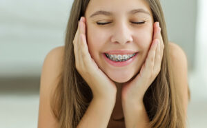 how long does it take for braces to straighten teeth